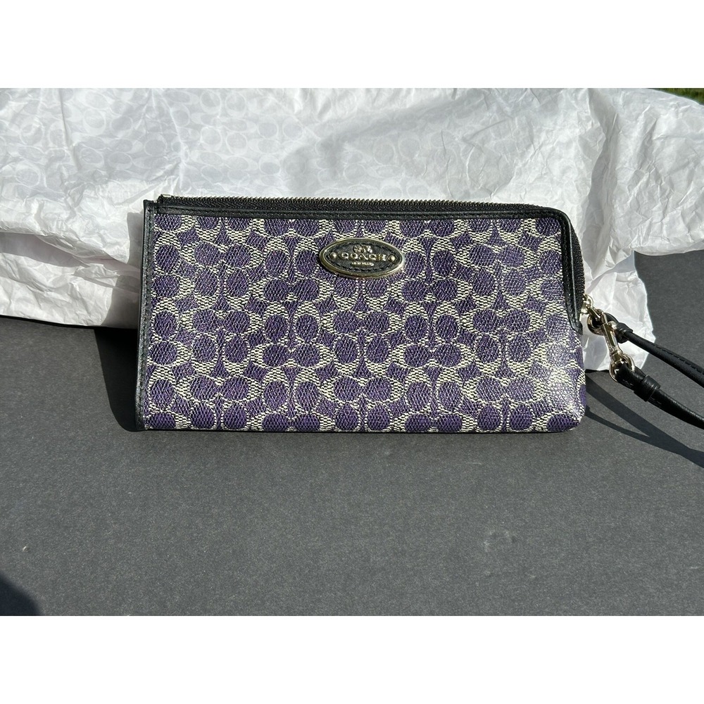 NWT COACH Signature Coated Canvas Zip Clutch/Wristlet Wallet Purple/Violet 52462